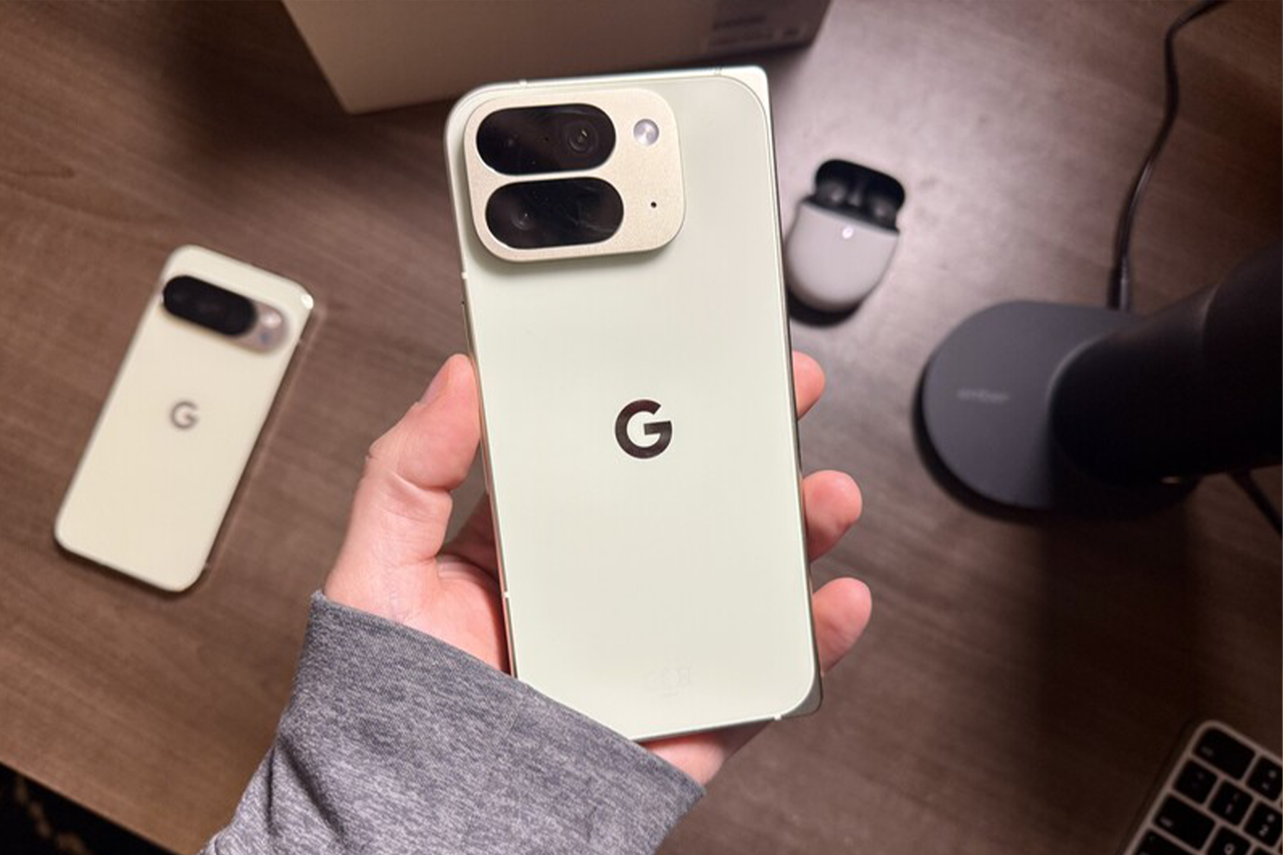 Google Pixel 10 vs Pixel 10 Pro Fold