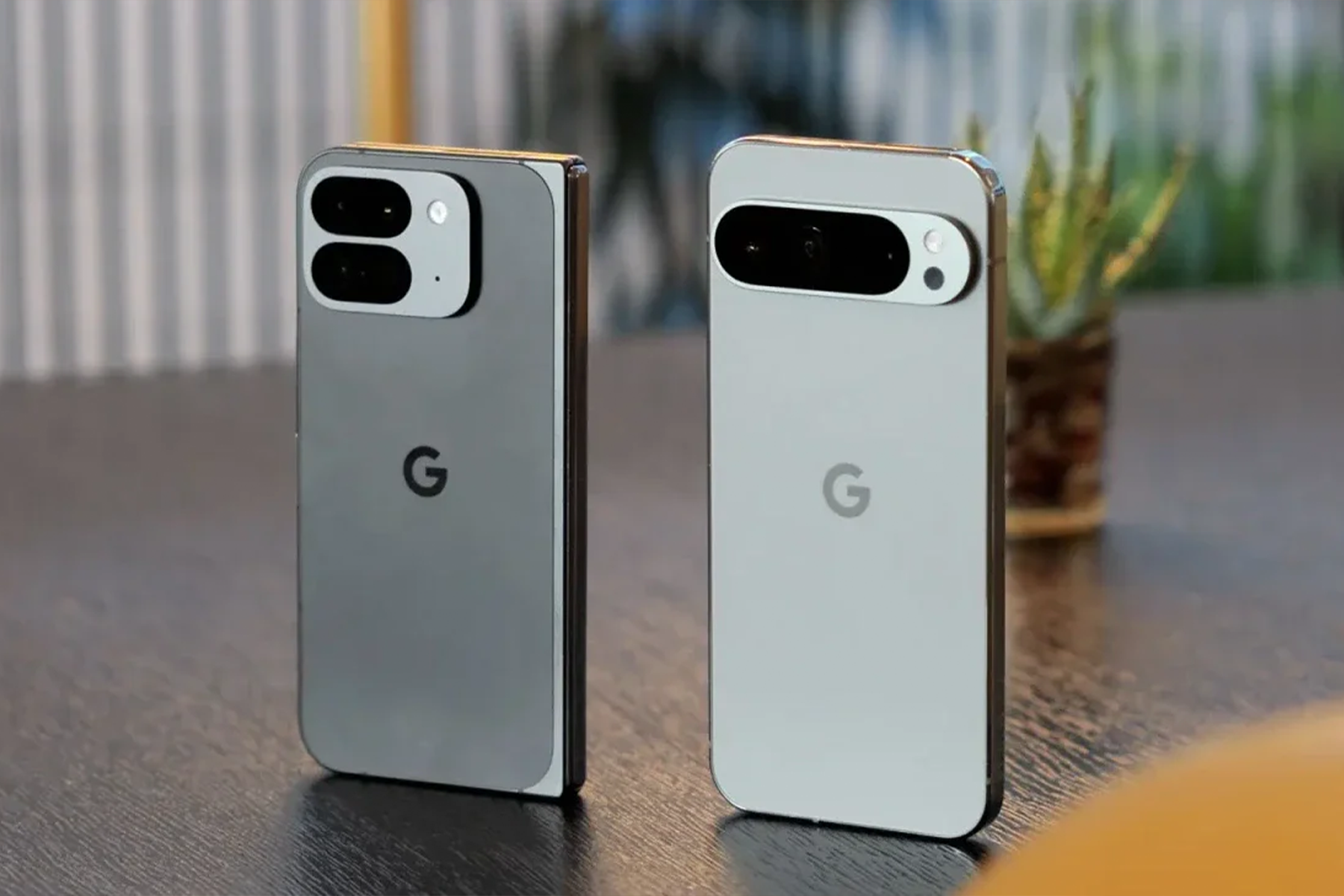 Google Pixel 10 Pro vs Pixel 10 Pro Fold