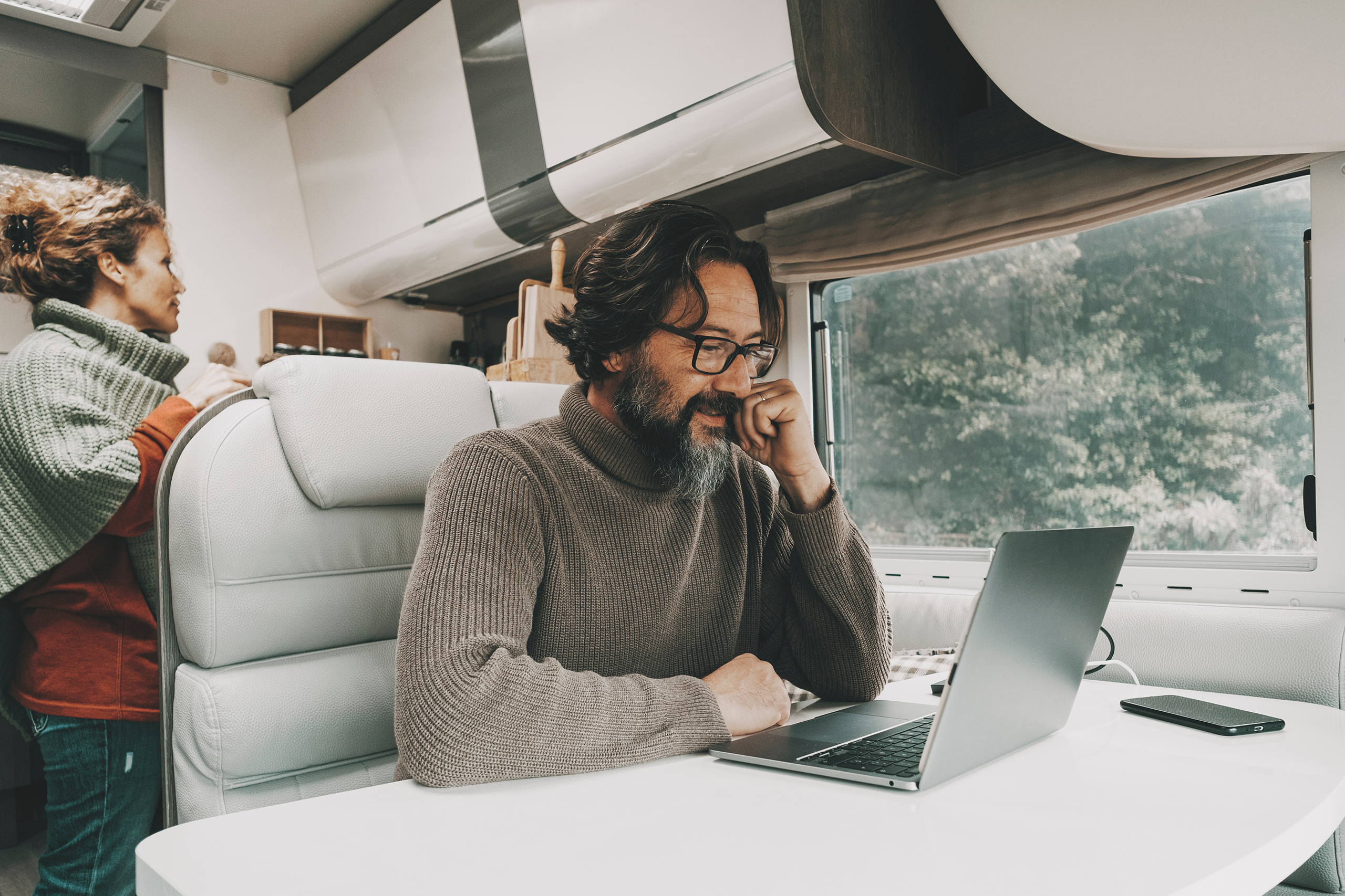 The Digital Nomads’ Guide to Staying Connected