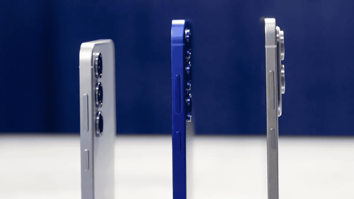 Samsung Galaxy S26 Ultra display and design